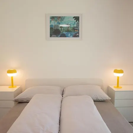 Prazdninovy Dum * Techobuz