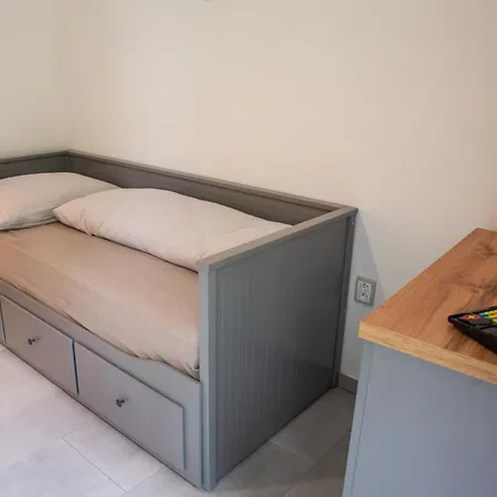 Těchobuz Prázdninový dům