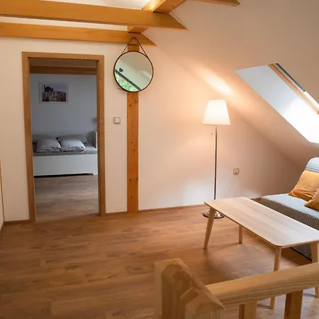 Prazdninovy Dum * Techobuz