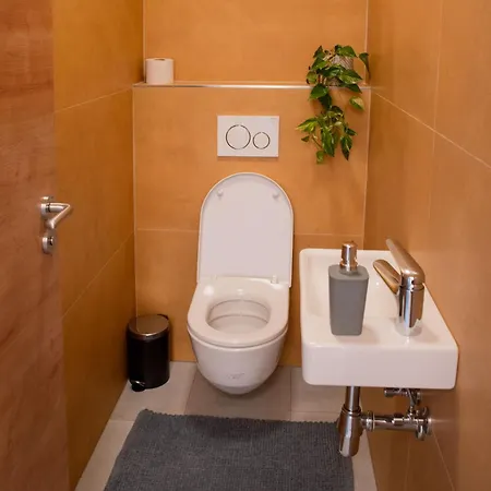 Prazdninovy Dum * Techobuz