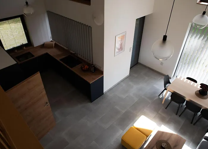 Těchobuz Prázdninový dům